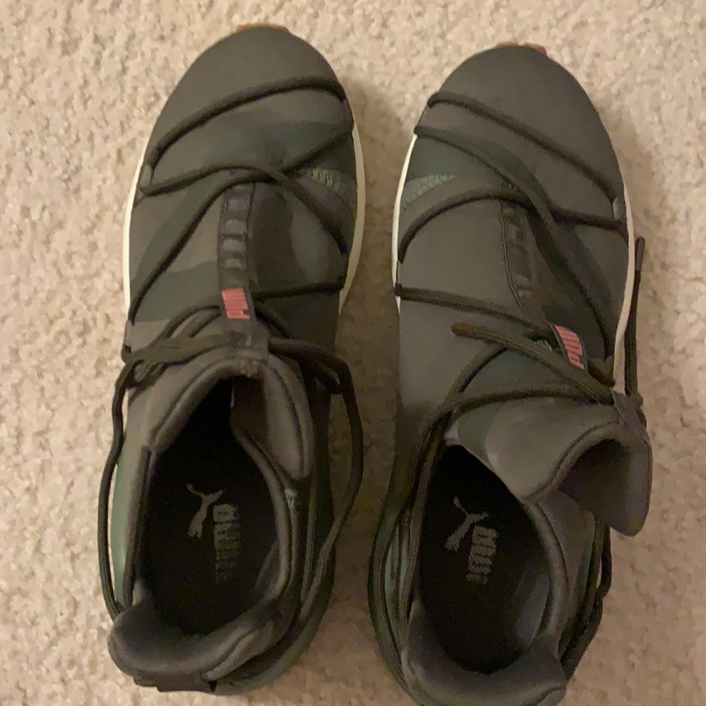 Puma Army Green 7.5 Sneakers